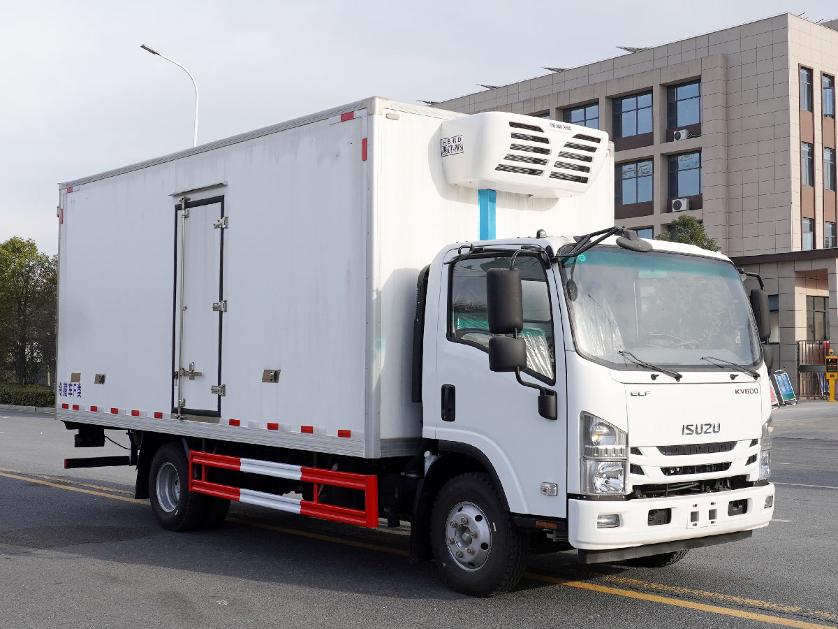 五十鈴5.2米冷藏車
