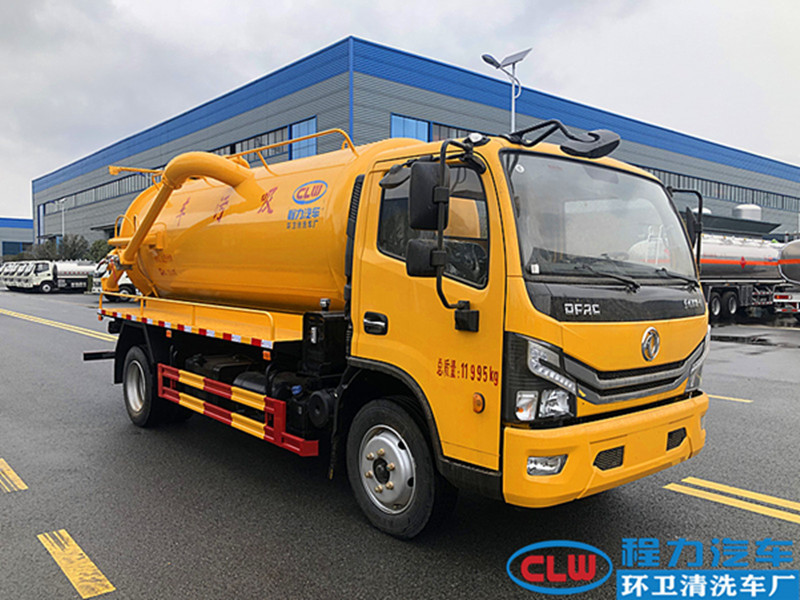 東風大多利卡8.5方吸污車