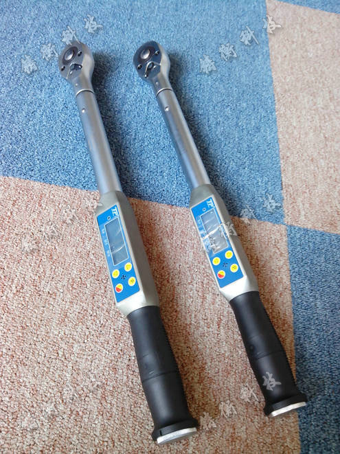 ���@Ť������