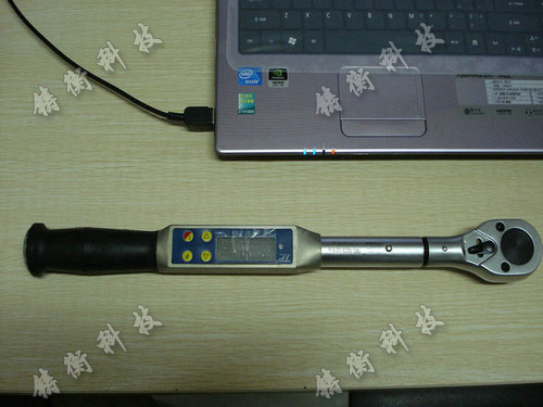 ���@Ť������